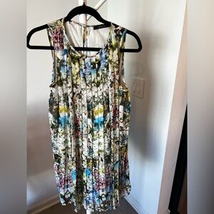 Sleeveless Floral Pleated Women’s Dress/Top White with Blue, Green, Pink Accents